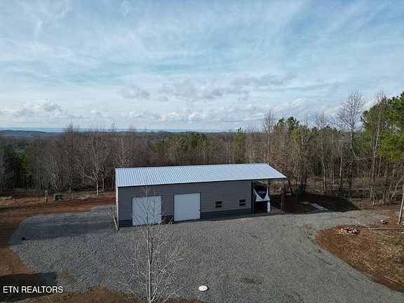 3rd image of 5110 Valley Dr