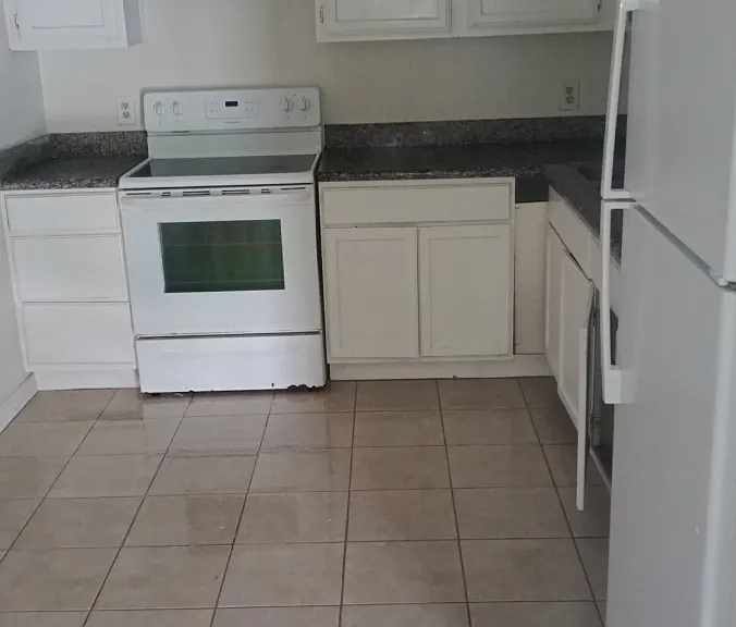 14409 Pine St #4 — Photo 5