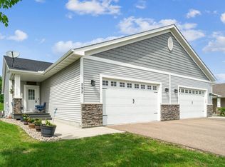 592 Shoreview Ln, Nya, MN 55397