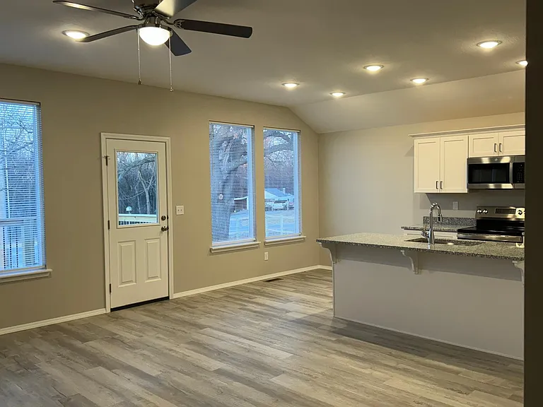 3439 N Nixon Ave — Photo 2