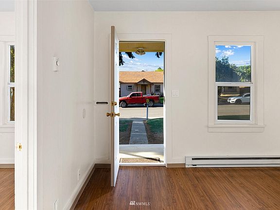 2nd image of 512 W 10th Ave