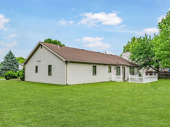 4th image of 7429 Oxford Ct