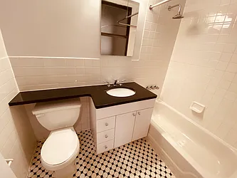 Rented by Metropolis Real Estate of Manhattan