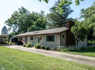 418 N Wilmette Ave, Westmont, IL 60559