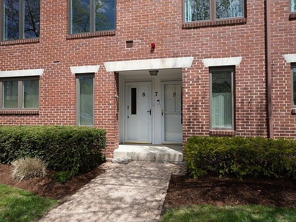3rd image of 126 Merrimac St Unit 8
