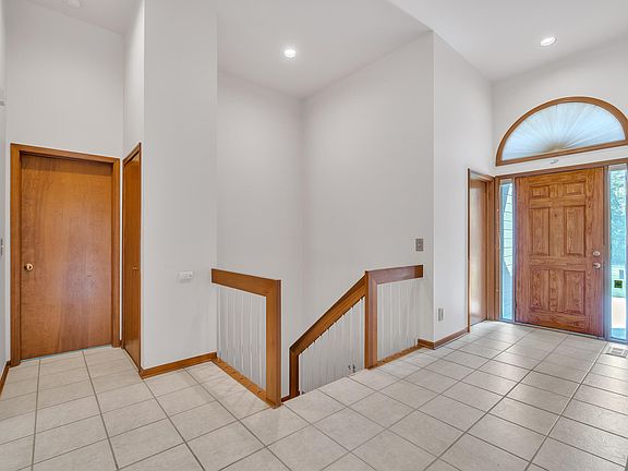 4th image of 47306 Cider Mill Dr