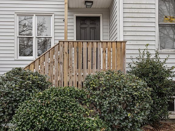 3rd image of 209 Beech Street #4