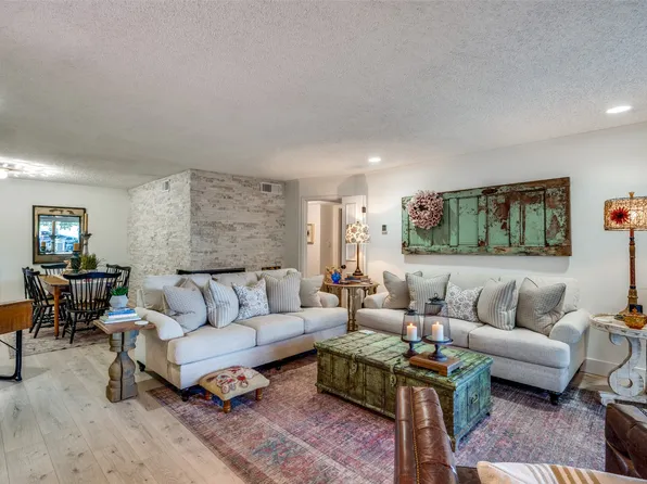 2301 Ridgmar Plz APT 21, Fort Worth, TX 76116