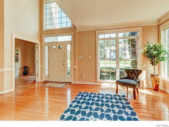 3rd image of 5616 Summer Creek Way