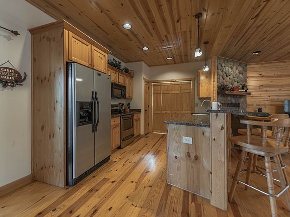 5th image of 20 Bear Creek Cir #3