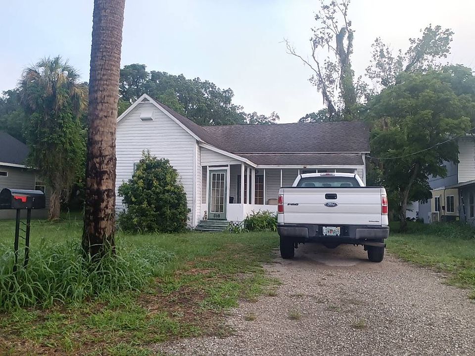 1st image of 818 NW Drane St