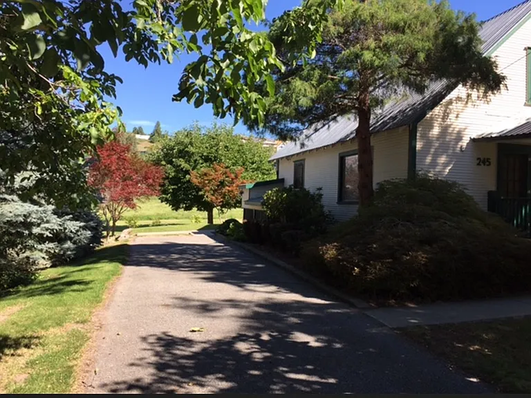 245 N Harris Ave — Photo 23