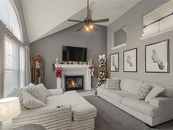 5th image of 11215 N Lewis Ave