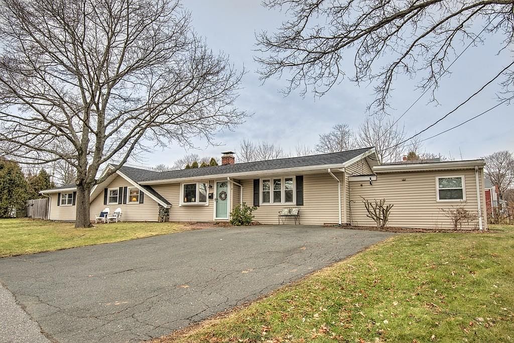2 Grove St, Danvers, MA 01923 | Zillow