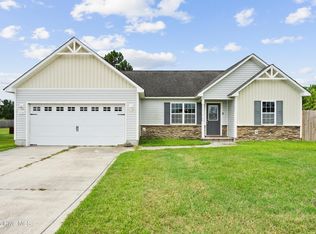114 Rosemary Ave, Hubert, NC 28539