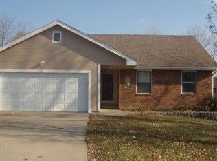 1605 Chapel Ln, Harrisonville, MO 64701