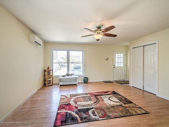4th image of 233 Carteret Ave APT A