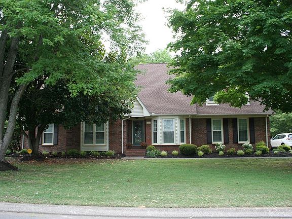 2nd image of 1419 Kensington Dr