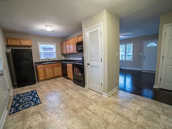 3rd image of 2457 Wanda Ct