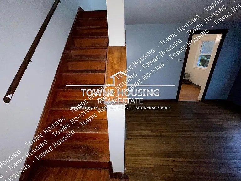 160 Woodward Ave #RIGHT — Photo 9
