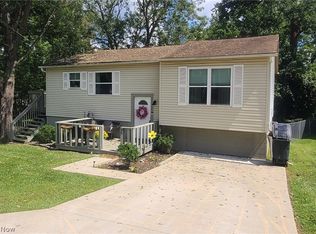 49 Colonel Phelps Dr, North Parkersburg, WV 26104