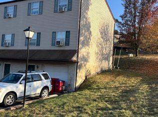 12 Berger Ln, Schwenksville, PA 19473
