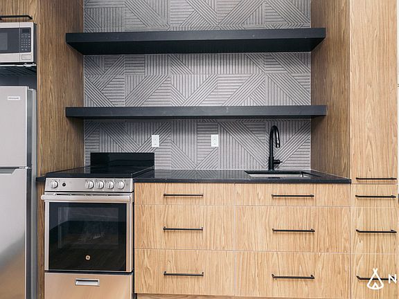 3rd image of 376 Bedford Ave #4C