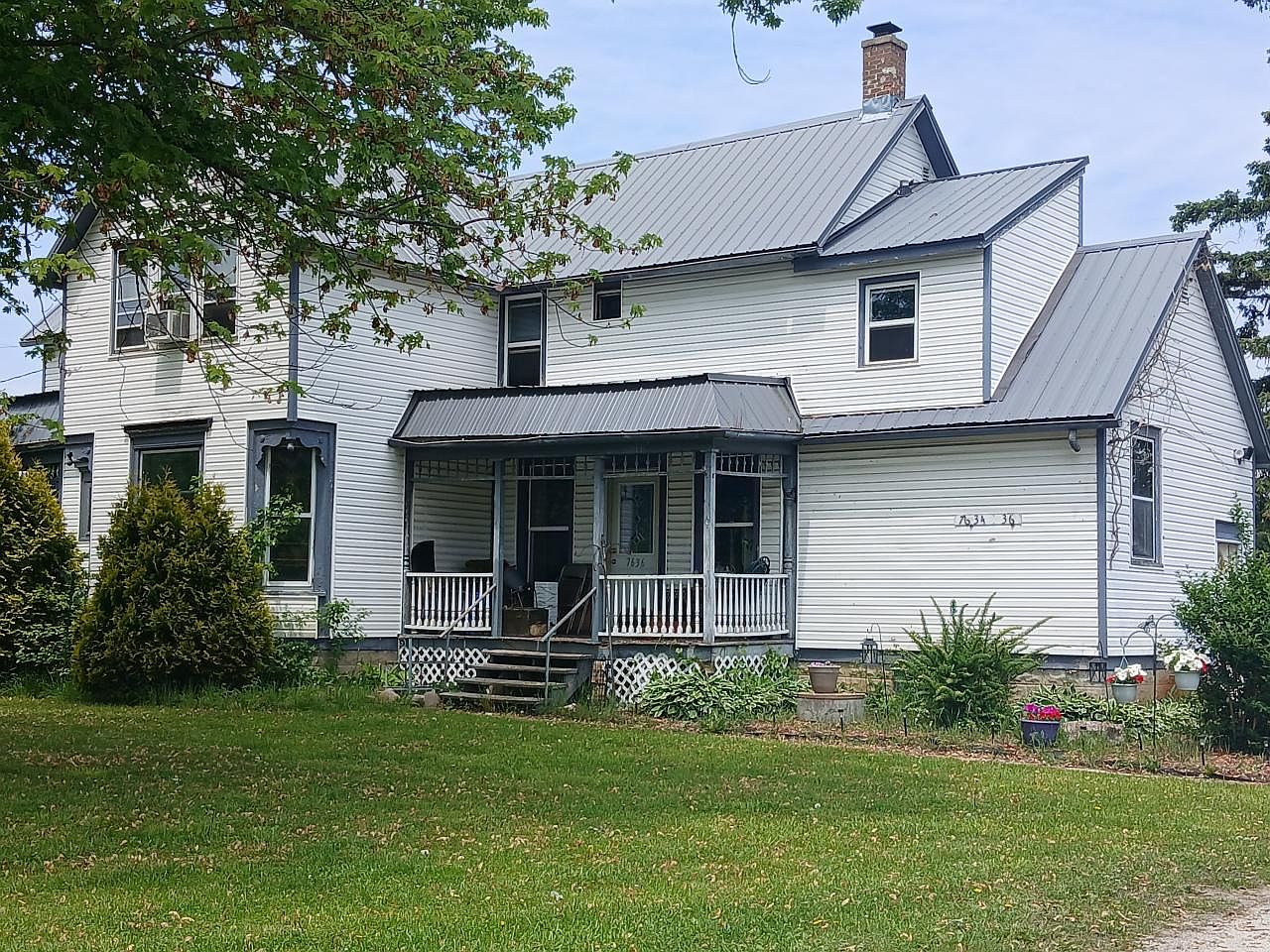 7634 6 Mile ROAD, Franksville, WI 53126 | Zillow