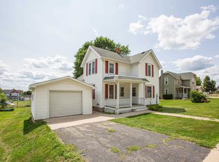 229 W Main St, Benton, WI 53803