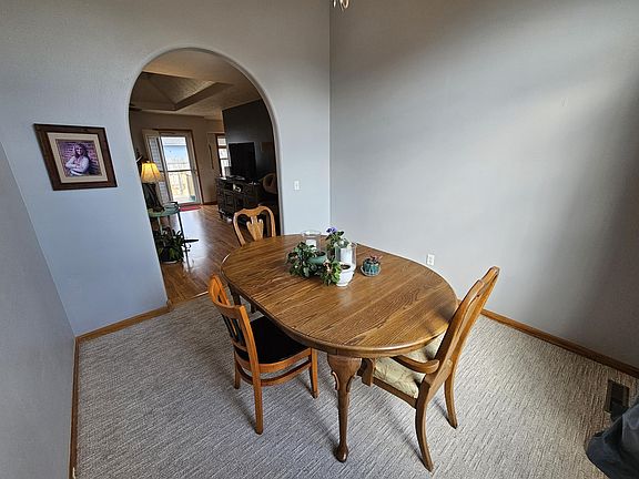 5th image of 102 Kingsley Drive
