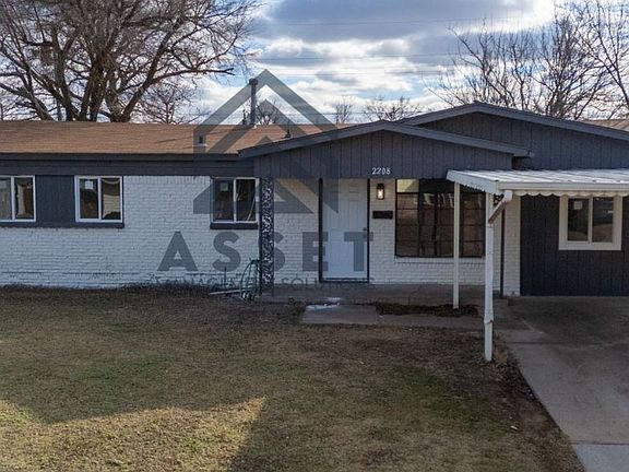 2nd image of 2208 SW 61st Ter