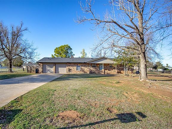 4th image of 1725 Mimosa Ln