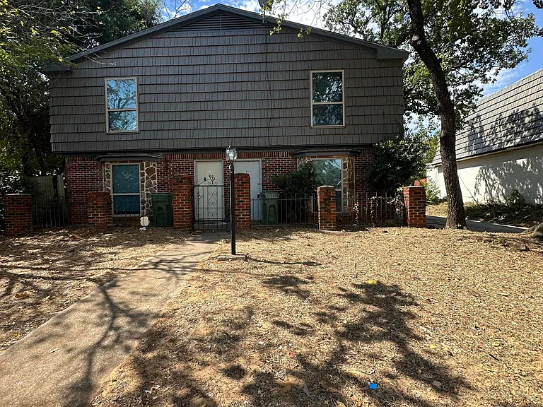 1904 W Sanford St — Photo 1