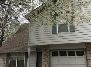 2004 S Lees Summit Rd, Independence, MO 64050