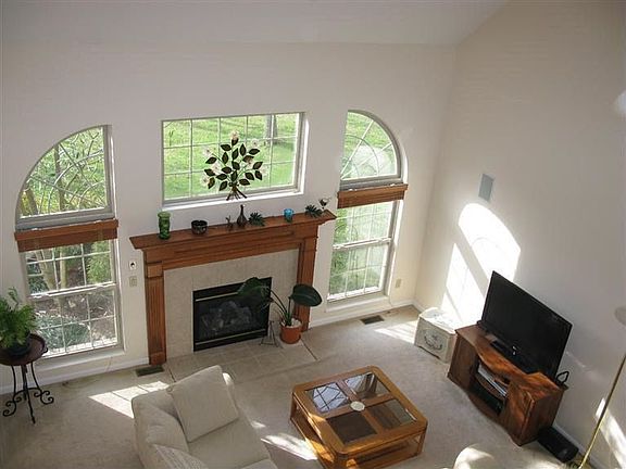 5th image of 6579 Rosemont Ln