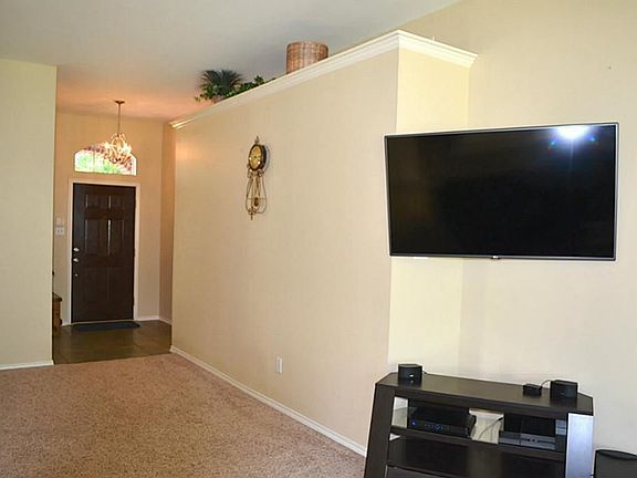 3rd image of 3807 Blossom Ct