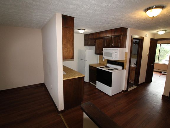 3rd image of 5 Regan St #4