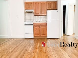 31-21 29th St #1B, Astoria, NY 11106