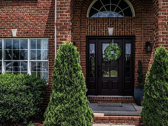 4th image of 157 Huntsman Cir