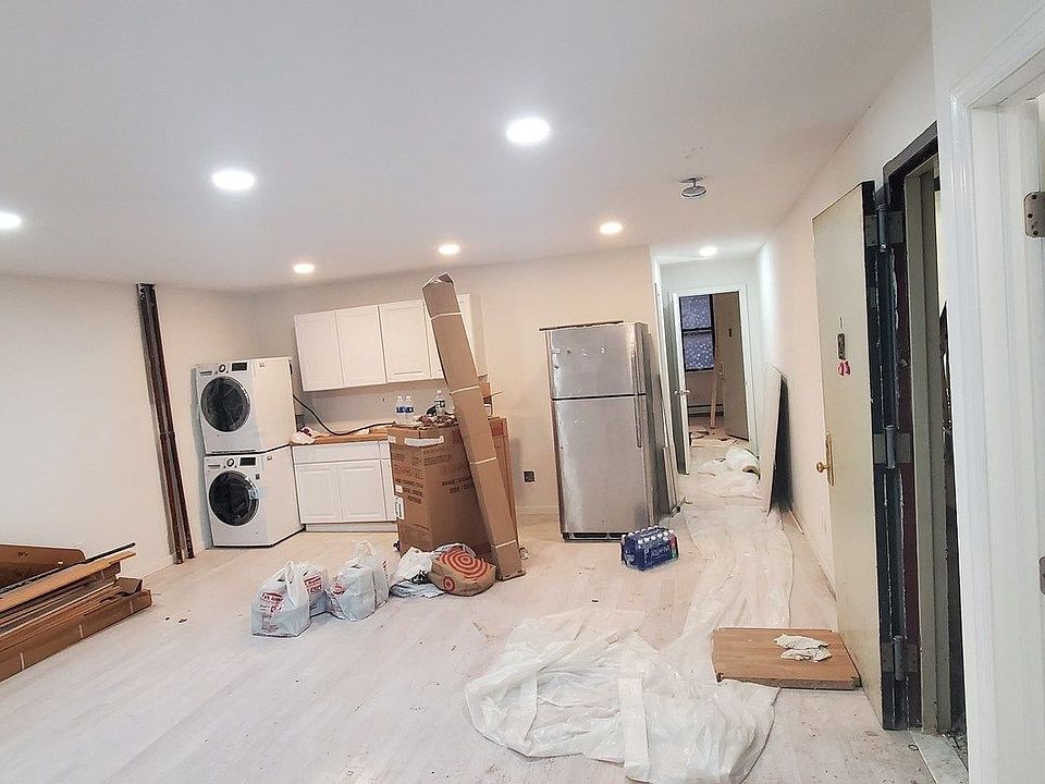 1st image of 421 E 119th St #1