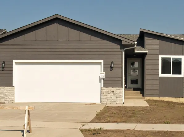 708 N Main St, Lennox, SD 57039