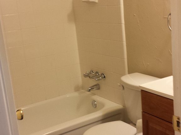 3rd image of 1601 Timberline Dr