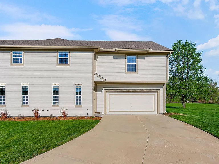 5131 Woodland Dr — Photo 1