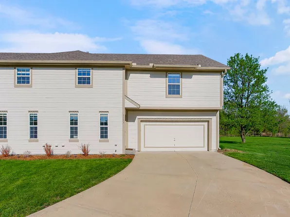 5131 Woodland Dr, Shawnee, KS 66218