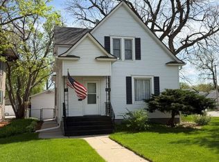 522 W 25th St, Kearney, NE 68845