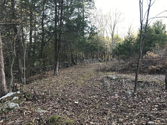 5th image of 33 Gravel Ln