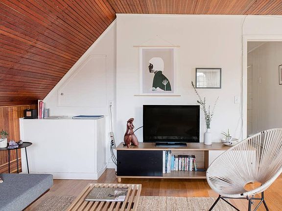 5th image of 44 Thornton Ave #B