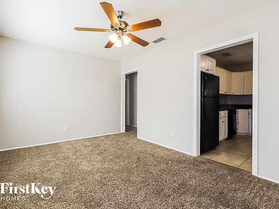 4th image of 425 Hampton Ave