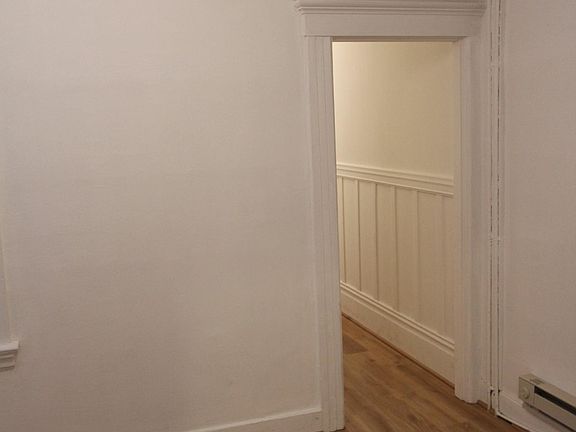 3rd image of 483 Linden St #8