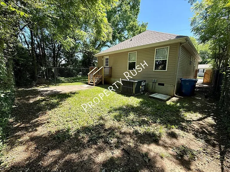 709 N Holly St — Photo 27
